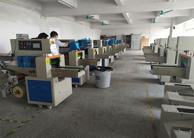 Adhesive Tape Flow Packing Machine , Transparent Glue Packing Machine Electric Driven